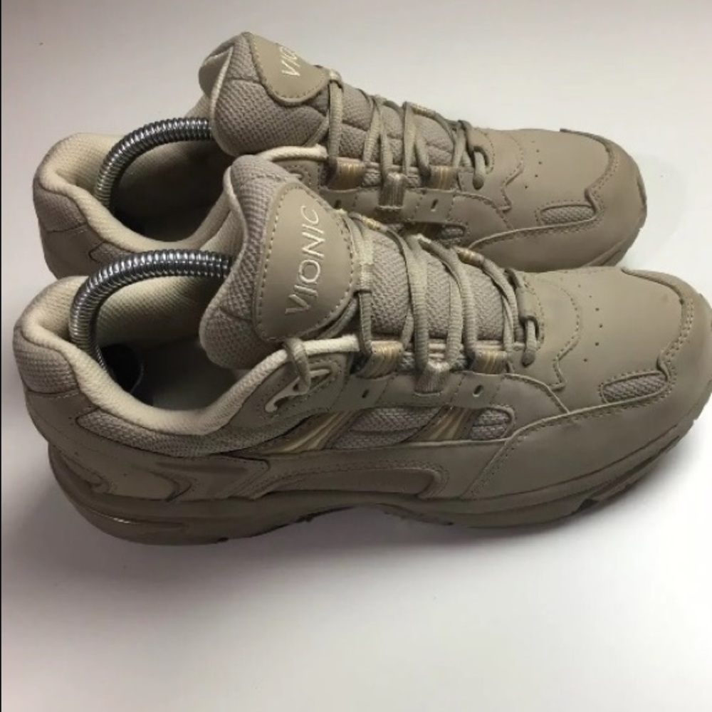 Vionic walker women’s beige casual shoes size 9